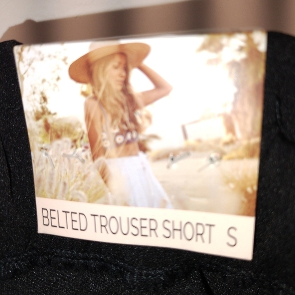 Sincerely Jules shorts black elastic waist Size: S - Picture 4 of 6
